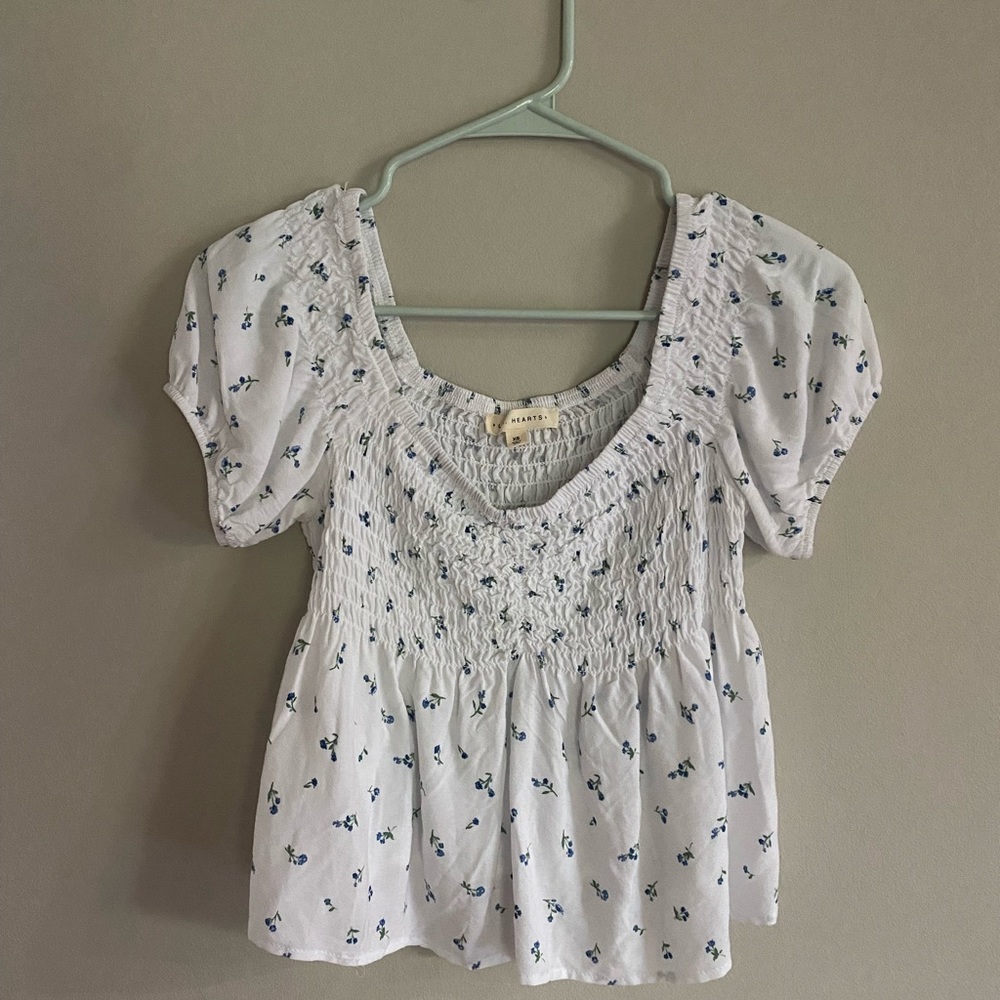 American eagle white blouse / off the shoulder